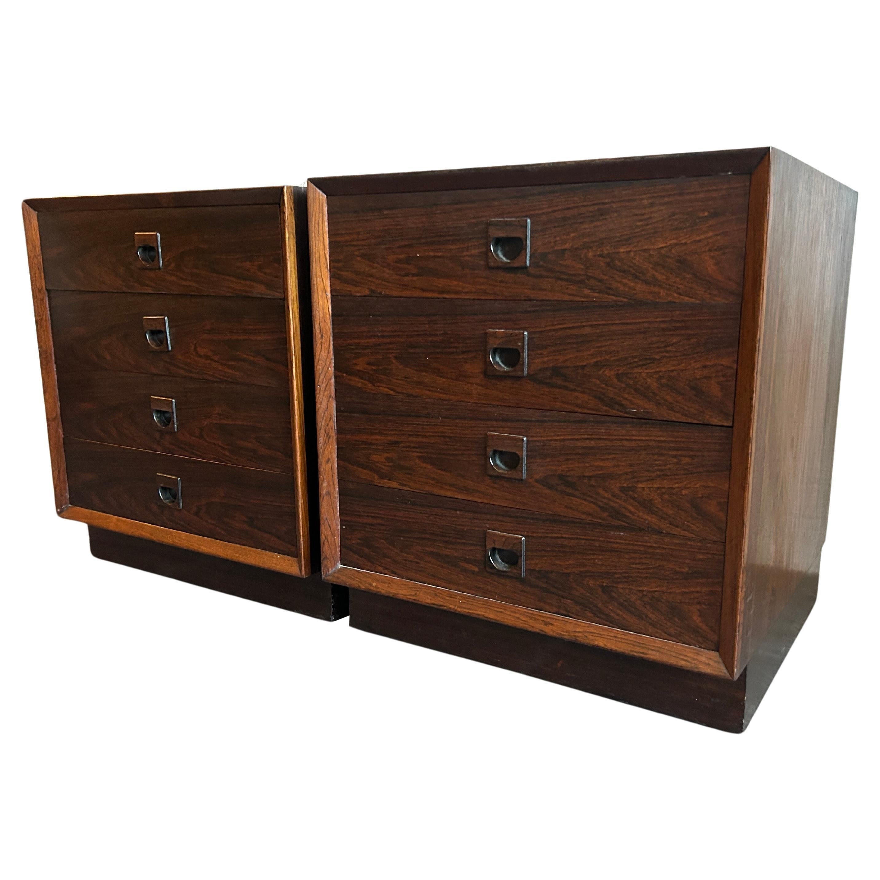 Paar Mid-Century Danish Modern Rosewood 4 Schubladen Nachttische