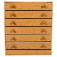Vintage Mid century Danish Modern Oak Veneer 6 drawer dresser with turned knobs