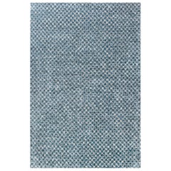 Tappeto di seta fatto a mano in stile Art Deco a rombi blu e bianchi di Doris White Blau