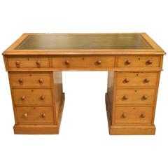 Golden Oak Victorian Period Pedestal Desk by Gillows of Lancaster