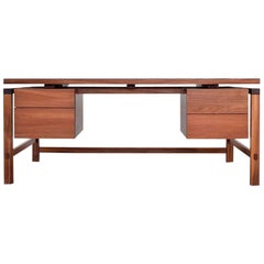 Xilte Desk Set with Xitle Armchair and Xitle Chair
