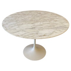 Haut Saarinen Tulip avec plateau en marbre Knoll, première production 42 pouces
