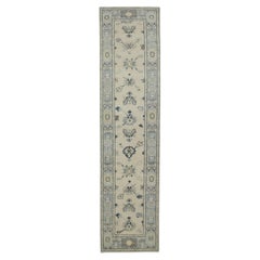 Tappeto Oushak Runner turco Crema e blu floreale tessuto a mano in lana 2'4" x 9'10"
