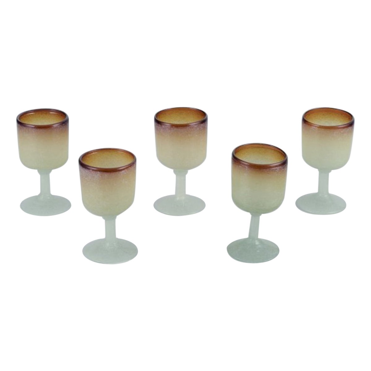 Napoleone Martinuzzi, Venini, Murano. Set di cinque bicchieri da vino rosso.