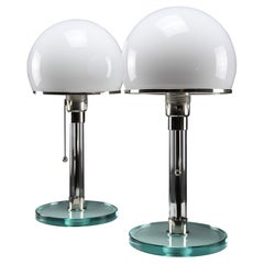 Coppia iconica di lampade da tavolo Bauhaus WG24 del Prof. Wilhelm Wagenfeld