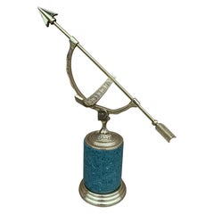 Sundial néoclassique vintage en laiton sur base en marbre vert