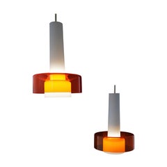 Paar Pendelleuchten aus Opal- und Orangeglas aus der Mitte des Jahrhunderts