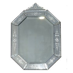 STUNNING ANTIQUE CiRCA 1910 VENETIAN ETCHED GLASS CUSHION SHAPED WALL MIRROR