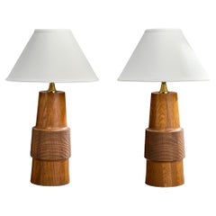 Designer americano, Coppia di lampade da tavolo, Oak, Stati Uniti, anni '50