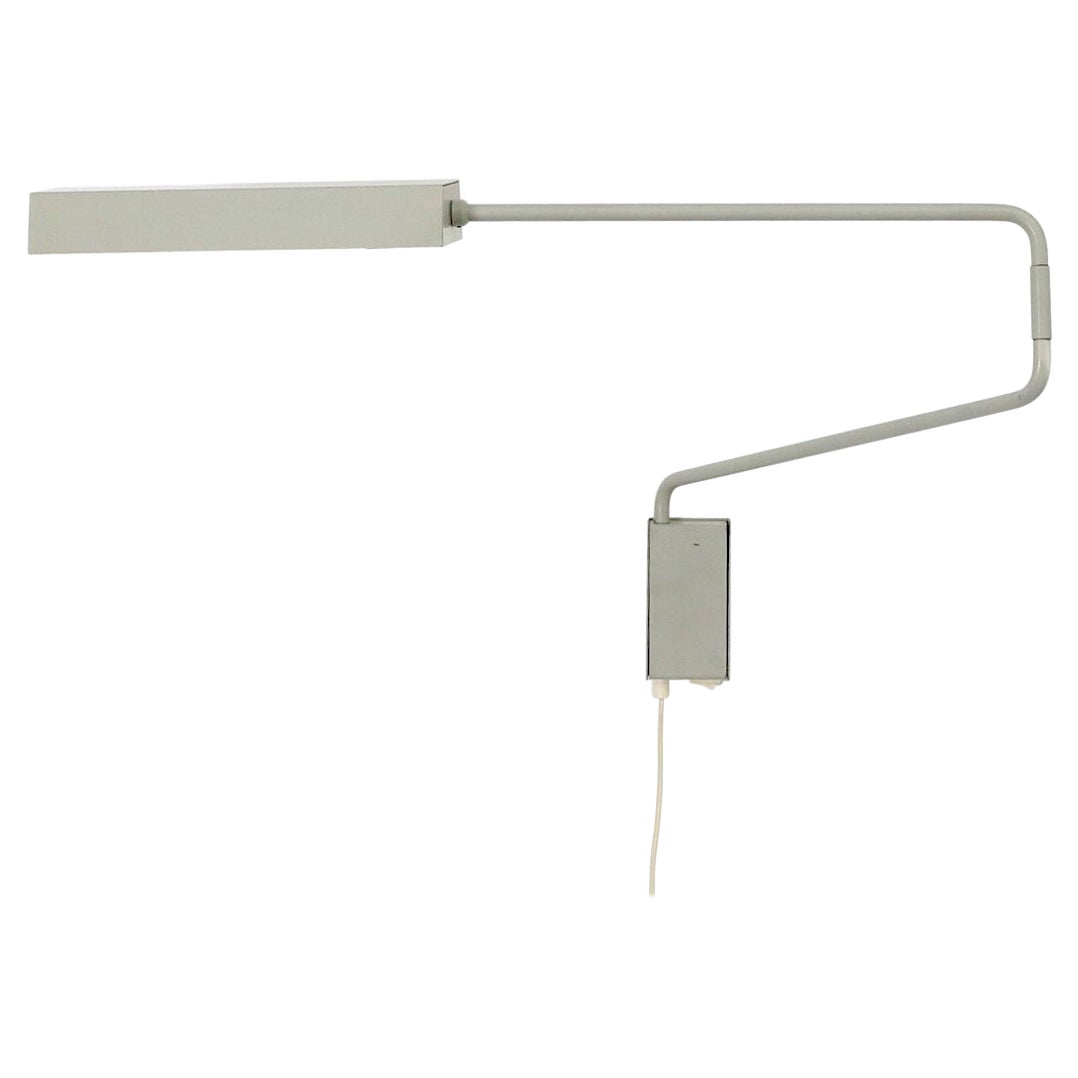 Wandhalterung-Schreibtischlampe „Paper Clip“ von Anvia mit flachem Schirm in Grau im Angebot