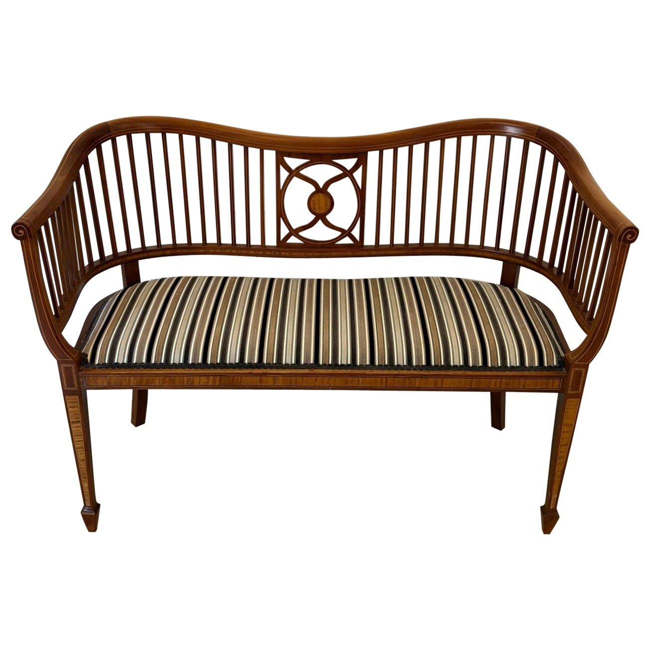 Sillón antiguo de caoba con incrustaciones de calidad eduardiana