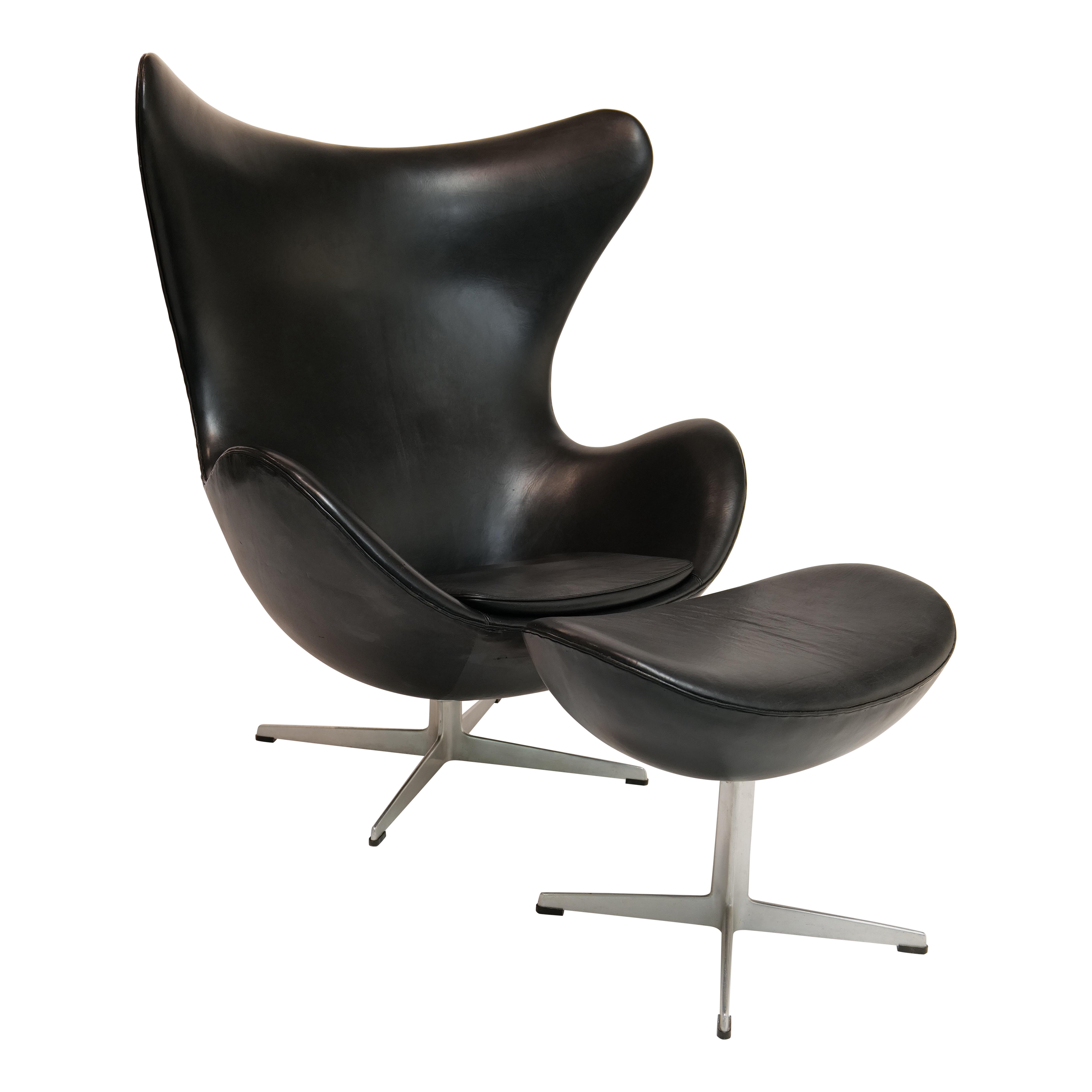 Arne Jacobsen Black Leather Egg Chair with Ottoman for Fritz Hansen
