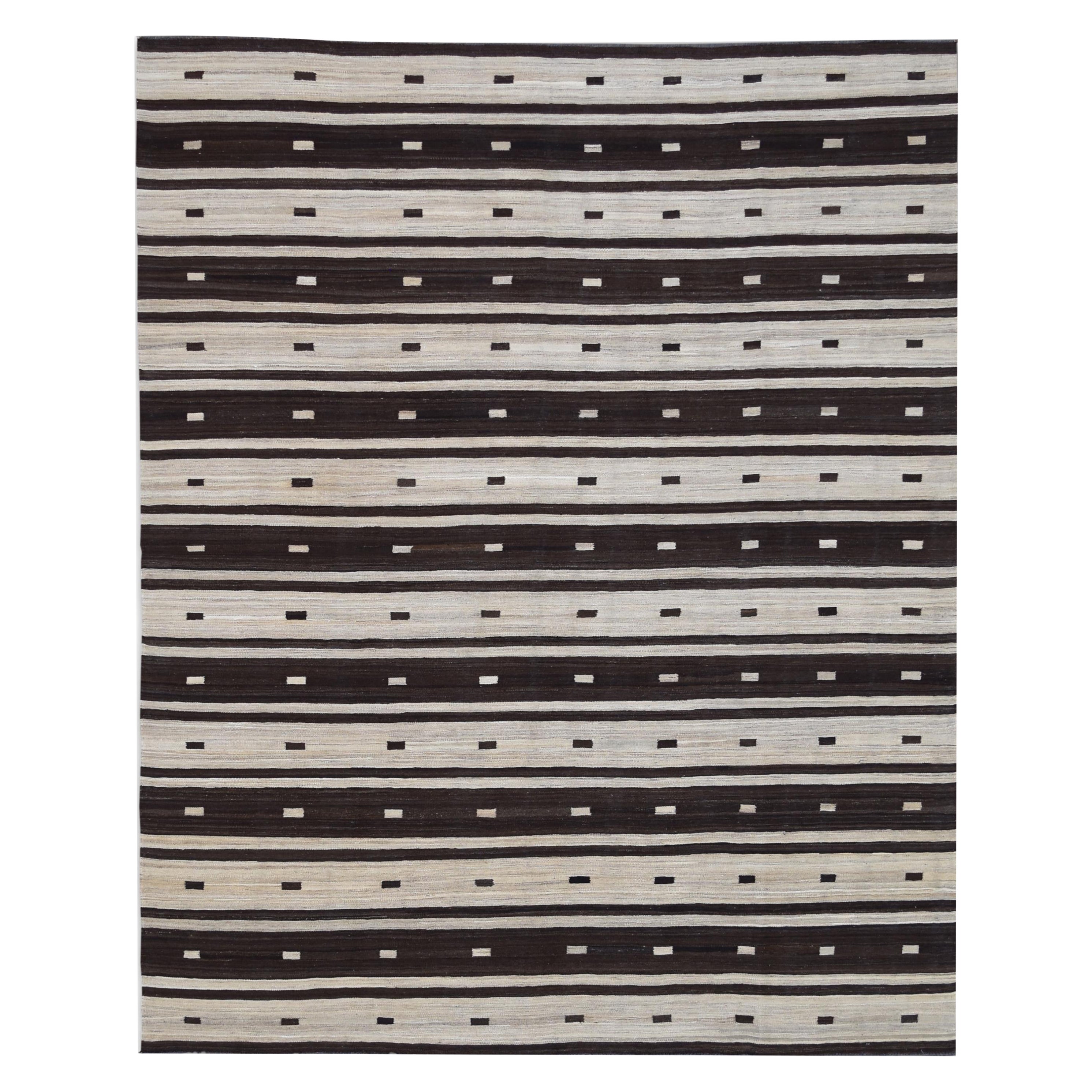 Kilim in lana a righe geometriche marrone e avorio 7'10''x9'9'' in vendita