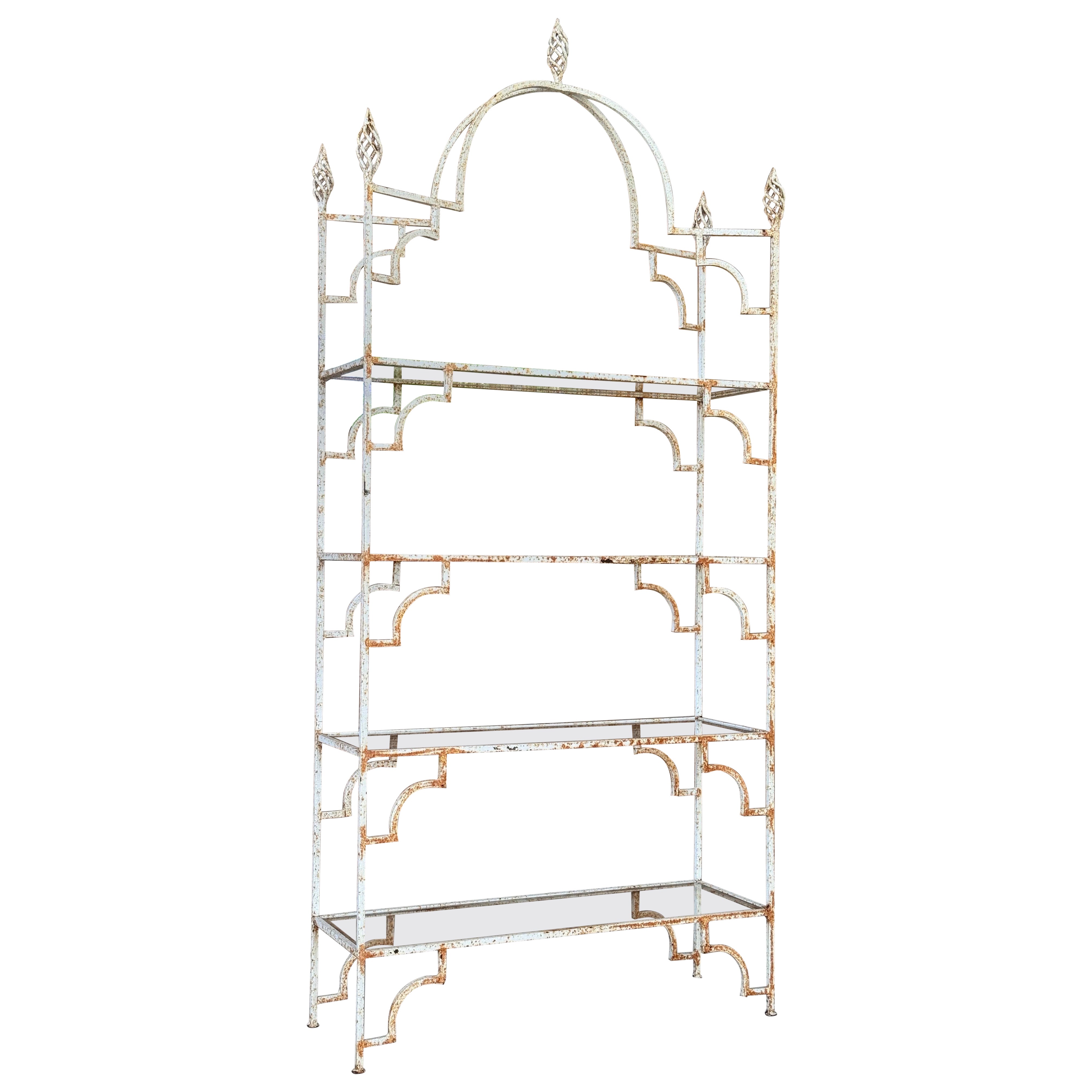 Rustikale Eisen-Etagere mit Glasschachtel, Organische Moderne, Marokkanischer Stil, Mitte des 20. Jahrhunderts im Angebot