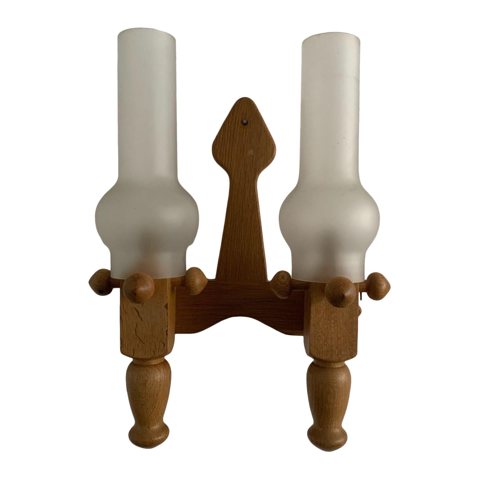 Wall sconce in oak Guillerme et Chambron
