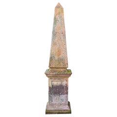 Grand obélisque de jardin du 19ème siècle en terre cuite