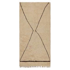 Geometrischer Läufer im marokkanischen Vintage-Stil in Beige, von Rug & Kilim