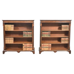 Paire de bibliothèques en marqueterie de noyer