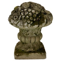 Topiario da giardino in calcestruzzo francese di grandi dimensioni con fiori