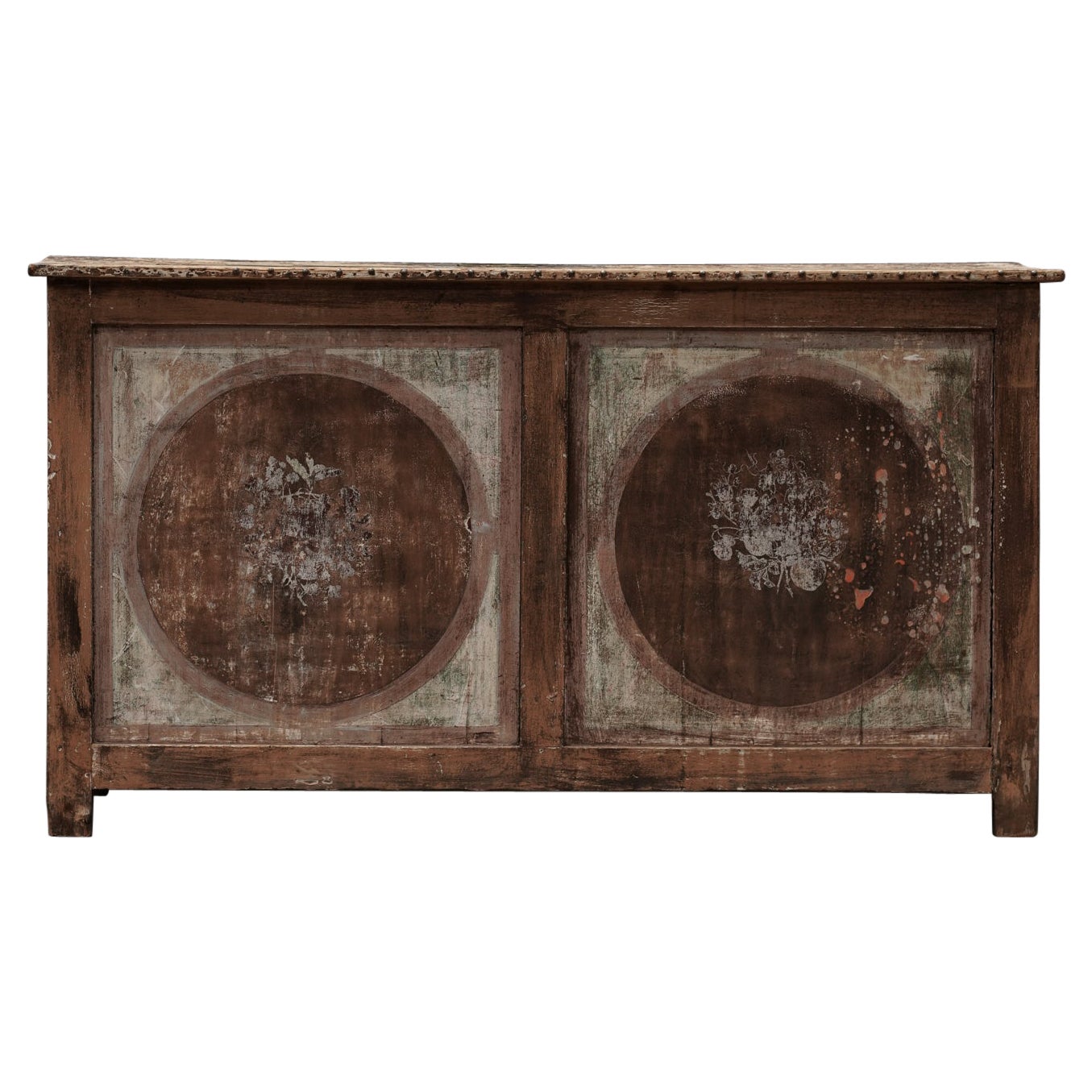 Rustic Counter with Decorative Motif For Sale