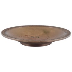 Just Andersen (1884-1943). Petite coupe en bronze. Design classique.