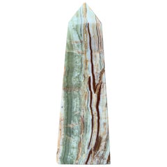 Obélisque néoclassique en marbre massif Onyx vert et Brown