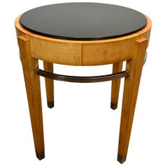 Mesa con Pedestal de Chapa de Sicomoro y Cromo con Tablero de Mármol