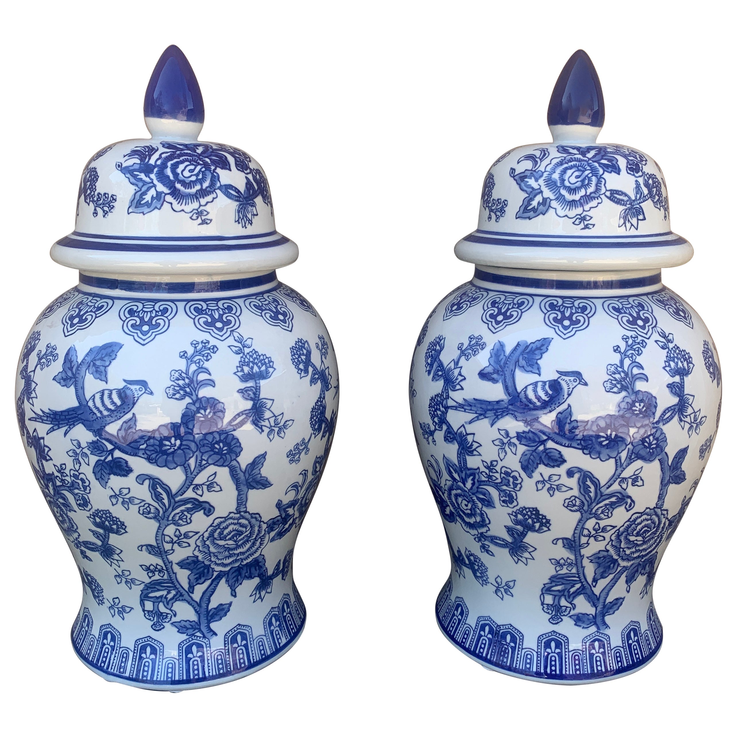 Pareja de grandes jarras de jengibre de porcelana azul y blanca Chinoiserie
