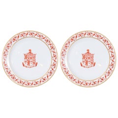 Pair of Red Armorial Dishes, Nunquam Obliviscar 'I Shall Never Forget'