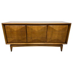 Mid-Century Modern United Diamond 9-Schublade Nussbaum Kommode