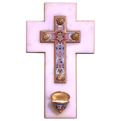 Croce francese del XIX secolo in ottone e camoscio con fonte d'acqua santa su marmo bianco
