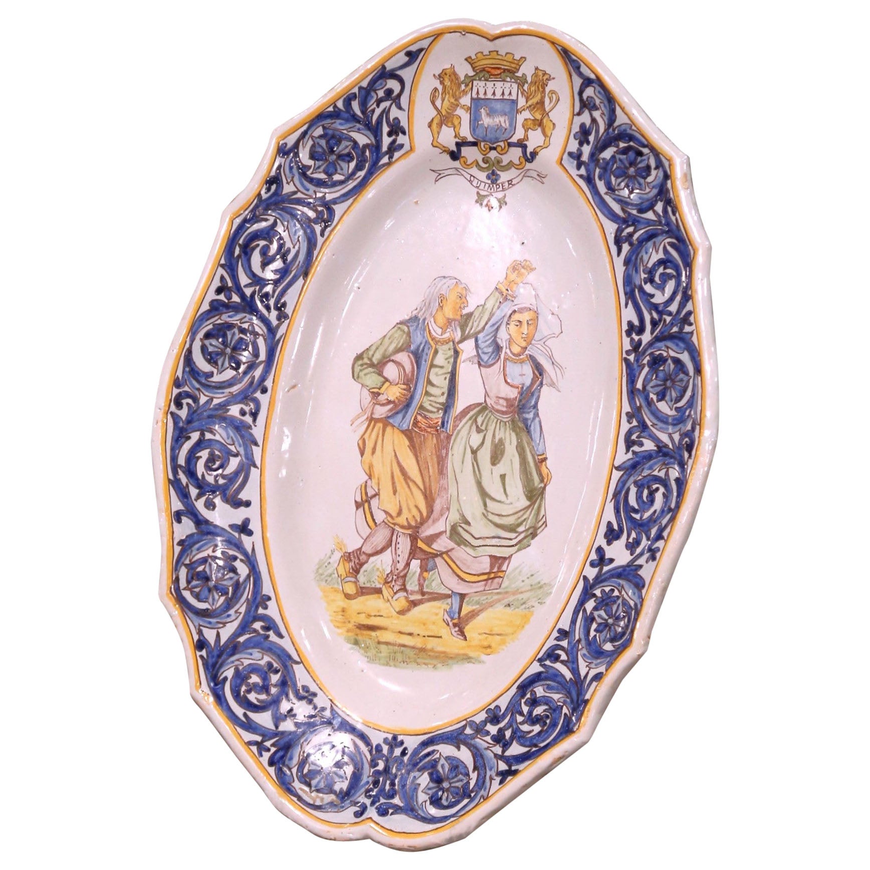 Placa mural ovalada pintada a mano por Henriot Quimper, Francia, principios del siglo XX