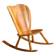 Designer suédois, chaise à bascule, pin, Suède, années 1960