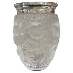 Jarrón Vintage de Cristal Esmerilado "Bagatelle" con Decoración de Pájaros Firmado Lalique Francia