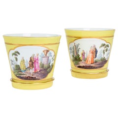 Pareja de antiguos cacharros alemanes de porcelana pintada de Meissen