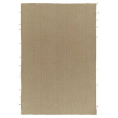 Kilim contemporáneo de Rug & Kilim en color arena, estilo tejido con paneles sólidos de color beige-marrón