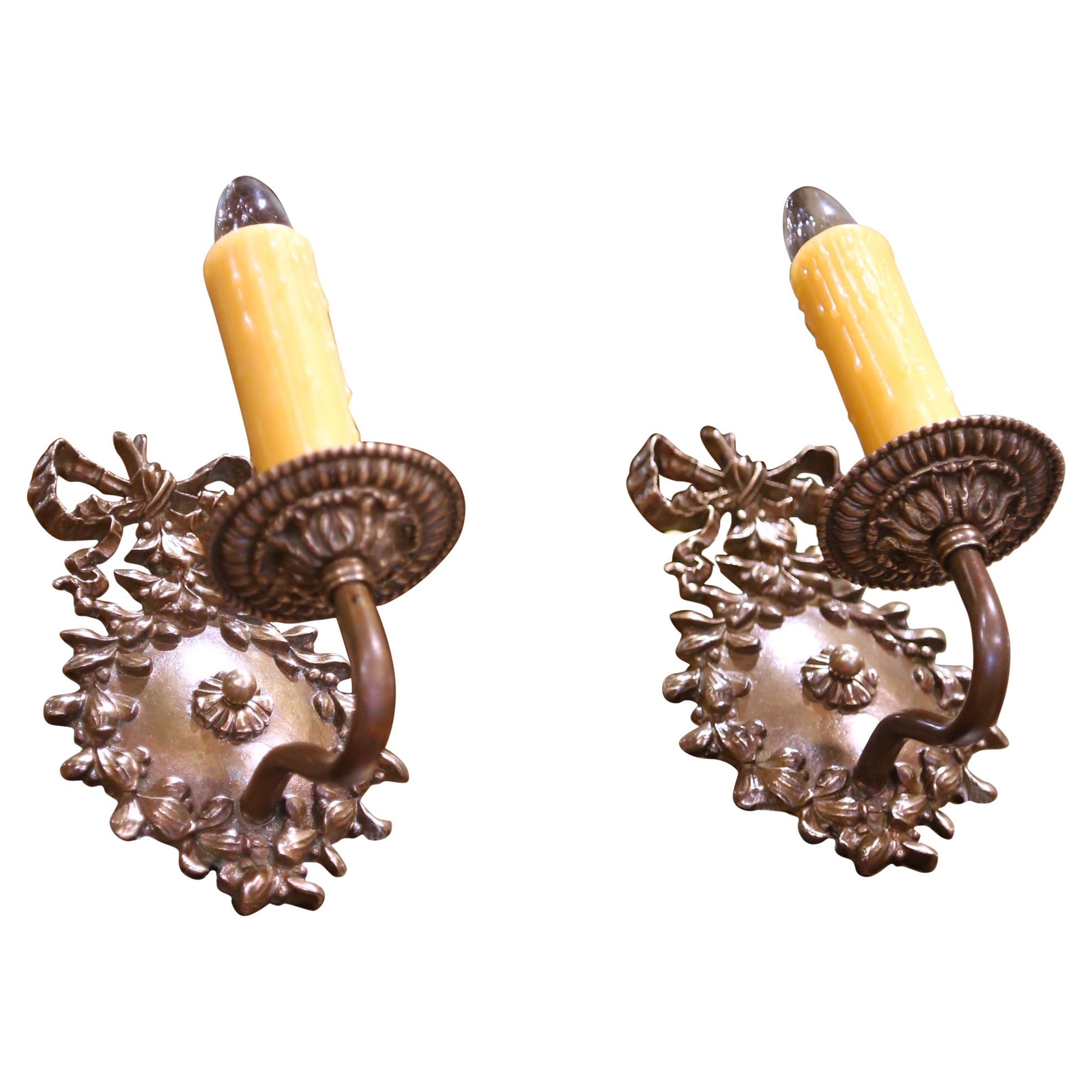 Pair of Mid-Century French Louis XV Bronze Single-Light Wall Sconces