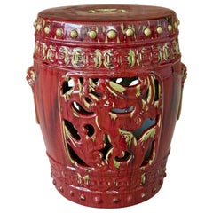 Vintage Oxblood Red Chinesisch Keramik glasiert Garten Hocker mit durchbrochenen Detaillierung