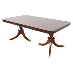 Mesa de Comedor de Doble Pedestal de Caoba Estilo Georgiano de Baker Furniture, Reacabada
