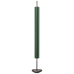 Lámpara de pie Emi de aluminio y PMMA en verde intenso de Erwan Bouroullec, 2023