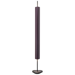 Lámpara de pie Emi de aluminio y PMMA en rojo intenso de Erwan Bouroullec, 2023