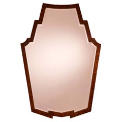 Miroir Osvaldo Borsani avec cadre en noyer et verre miroir façonné, Italie, années 1940