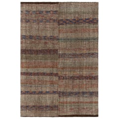 Alfombra antigua kashan de gran tamaño en azul con motivos florales rojos - Rug & Kilim