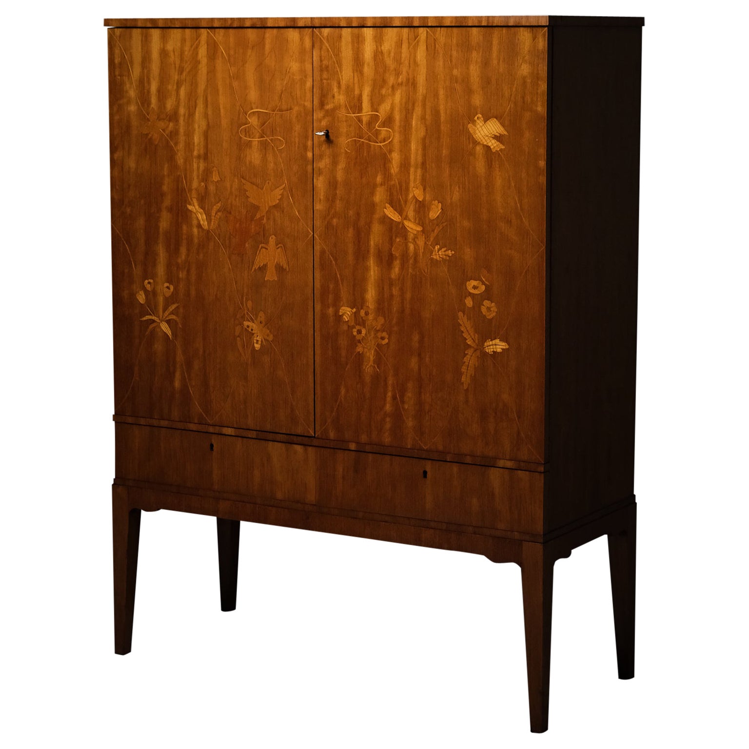 Scandinavian modern cabinet by Möbelbolaget Tranås, Sweden, 1940s