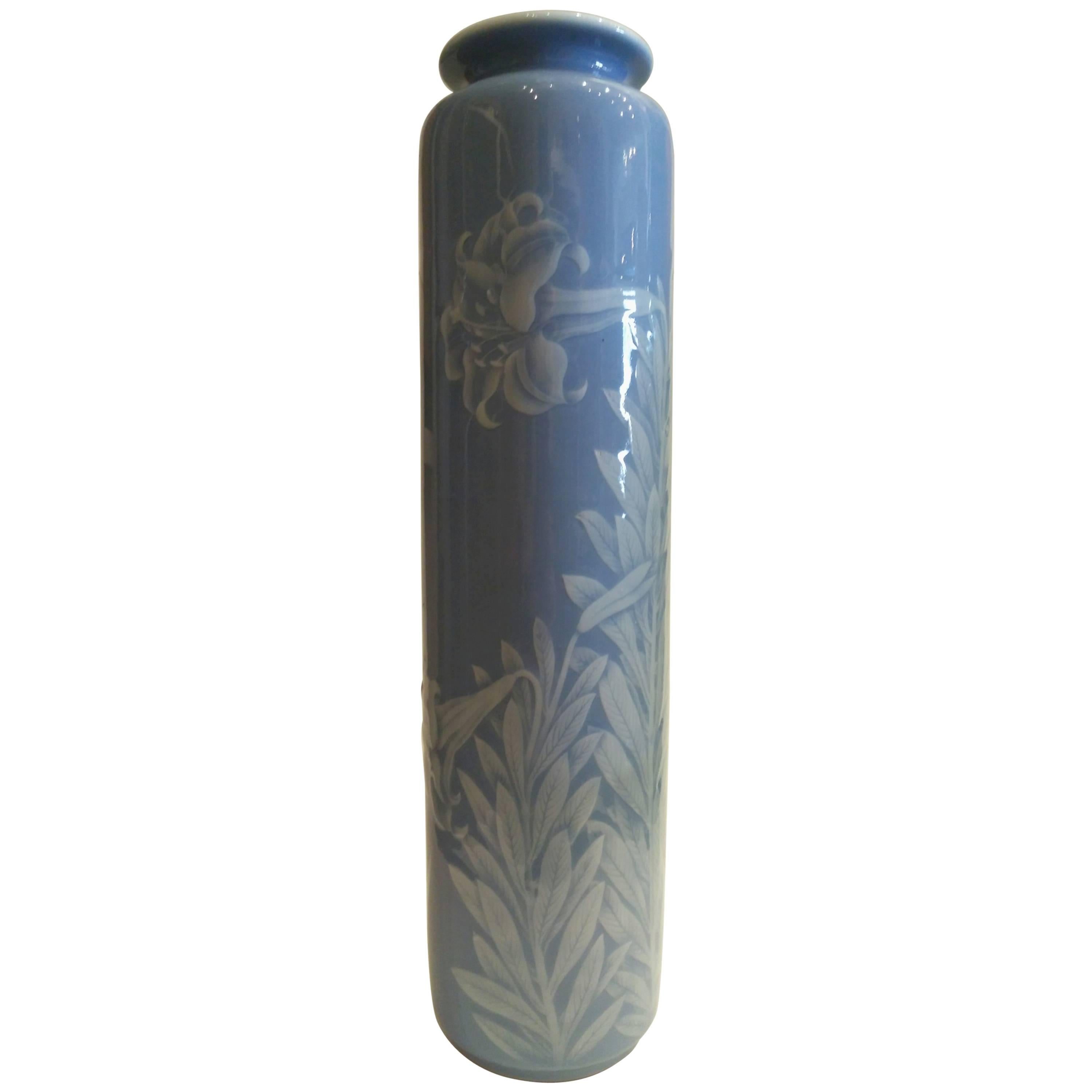 19th-20th Century, Kyoto, Late Taisho Period Tall Celadon Vase For Sale