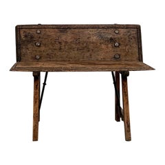 Petit banc brutaliste en chêne français du 19e siècle