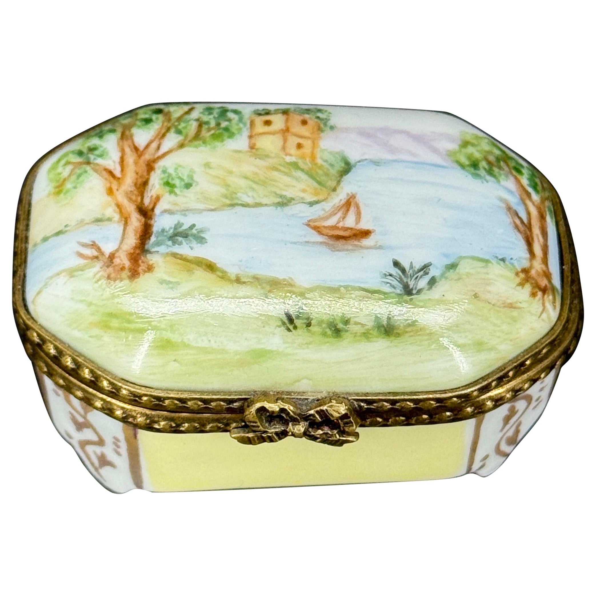 Caja de baratijas velero náutico de porcelana francesa de Limoges en venta