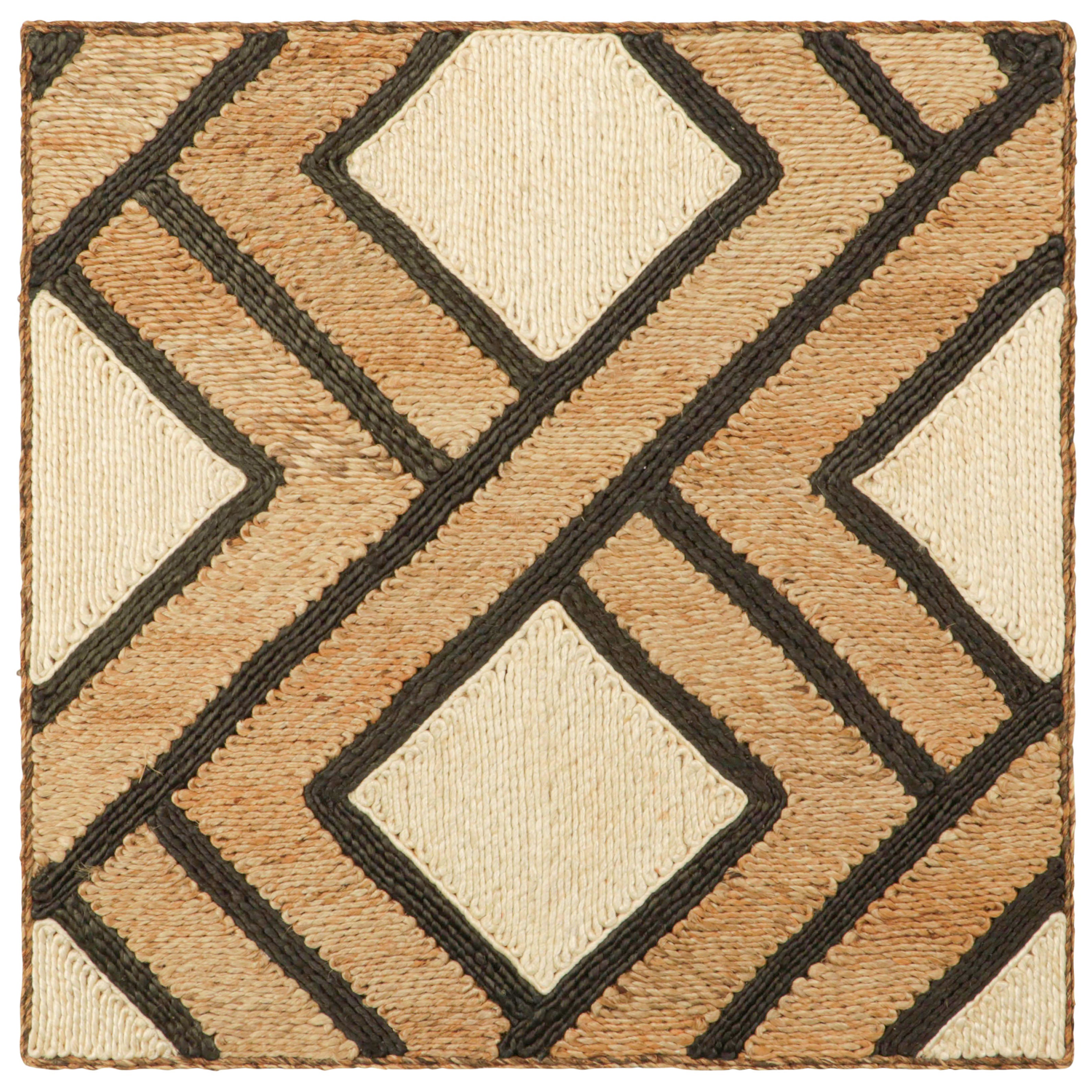 Muestra de alfombra personalizada de abacá de Rug & Kilim, patrones geométricos beige-marrón y crema