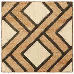 Échantillon de tapis sur mesure en abaca de Rug & Kilim, motifs géométriques beige-brun et crème