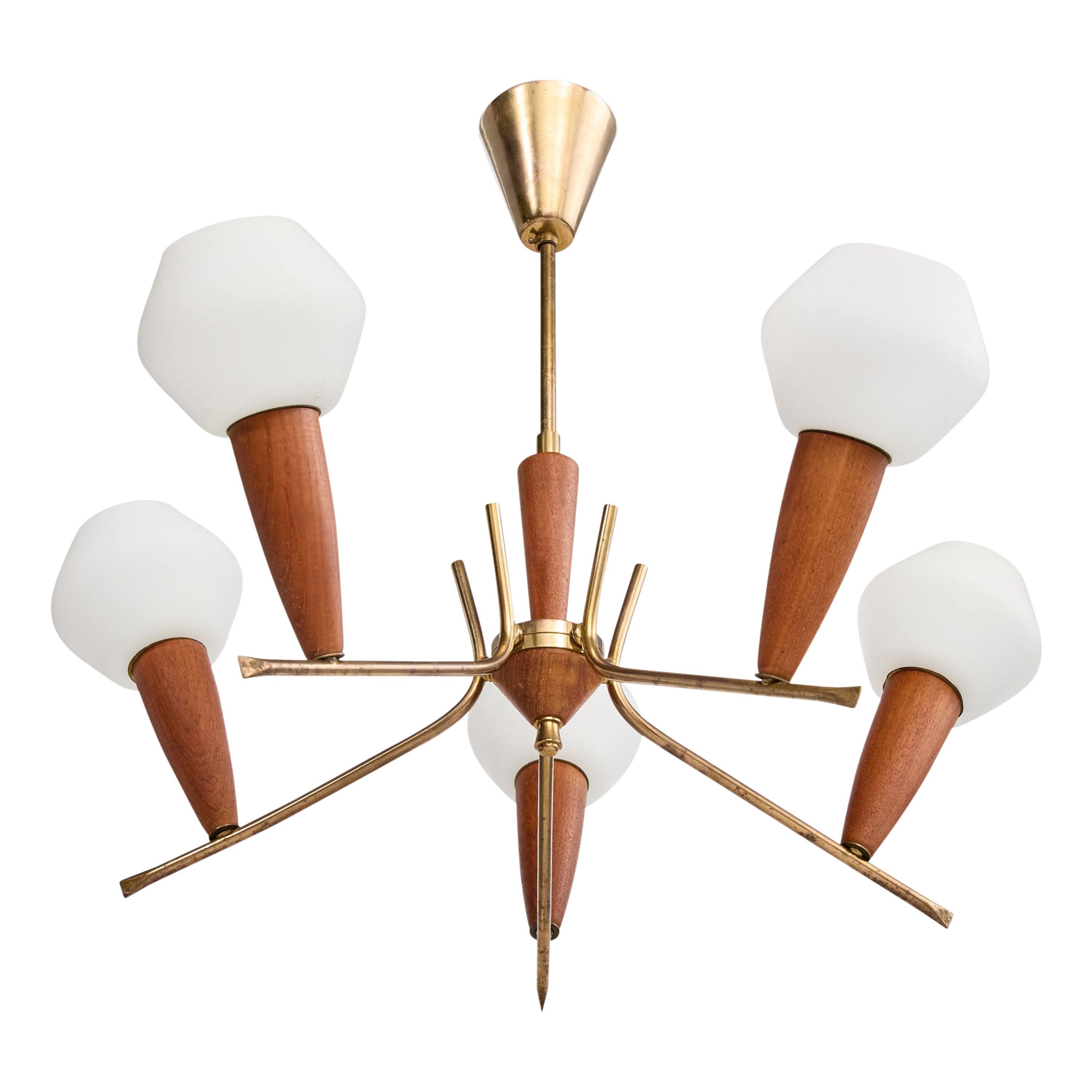Lustre de designer suédois, laiton, teck, verre, Suède, années 1950 en vente